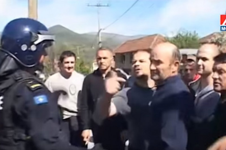 POLICIJA LAŽNE DRŽAVE OKUPIRALA BIRAČKA MESTA NA KOSOVU! Nastavlja se zlostavljanje! SRBI SE OKUPLJAJU!