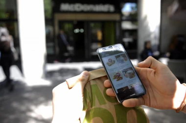 BIGMEK NAVLAKUŠA! "Mekdonalds" ne bira sredstva da namami kupce!