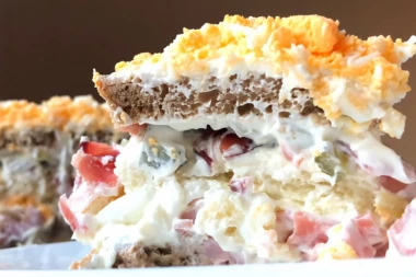 (VIDEO) Slavska trpeza očas posla: Slana tost torta za Đurđevdan fasciniraće sve goste!