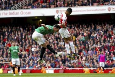 Arsenal pucao sebi u noge, Liga šampiona sada samo teorija!