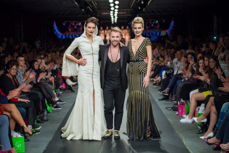 Revija Ejmerika Fransoe