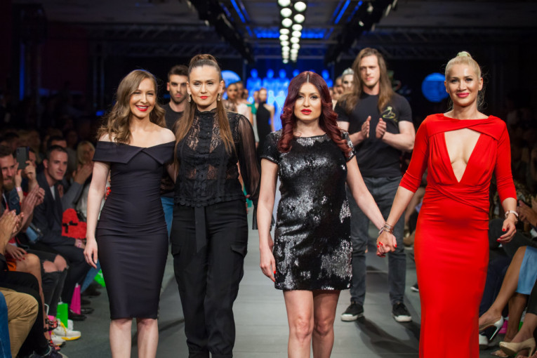 Milica Bursać na reviji "MB Contur"