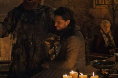 Starbaks u Igri prestola: Greška ili reklama?