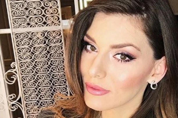 SKINULA SE TAMARA DRAGIČEVIĆ, PRAMEN KOSE PREKRIO INTIMU! Snimak glumice bez cenzure SRUŠIO DRUŠTVENE MREŽE! (FOTO)