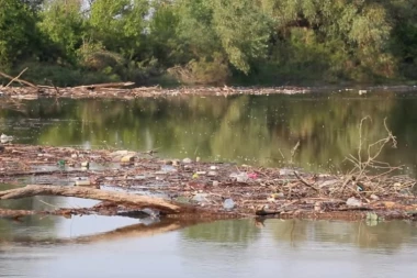 Nisu kese najveći problem: Srbe više brine OVA NAVIKA našeg naroda koja uništava životnu sredinu!