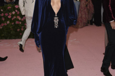 Haljina koja se nosi BEZ DONJEG VEŠA: Irina Šajk ukrala šou u Veneciji! (FOTO)
