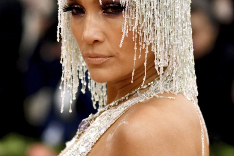 ŠTA JOJ BI? Džej Lo pokazala golu zadnjicu, ALI BUKVALNO! (FOTO+VIDEO)