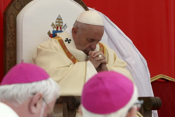 PAPA SE NE PLAŠI SMRTI: Osećam se odlično, nisam imao probleme od mladosti!