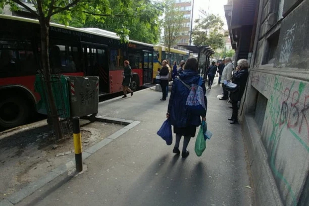 NEPREGLEDNE KOLONE, KRENI-STANI U SKORO SVIM DELOVIMA GRADA! Na ovim deonicama se ide milimetar po milimetar - naoružajte se strpljenjem! (FOTO)