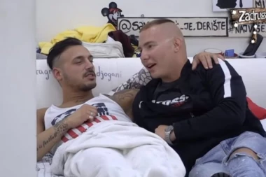 (VIDEO) Razmenjuju nežnosti: Brendon i Lazar završili zajedno u krevetu!
