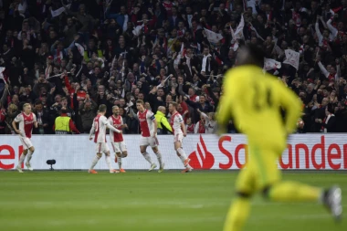 Ajaks zalepio ogromnu cenu za Onanu!