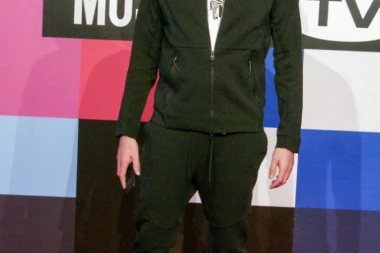 (FOTO) VIDIĆU LICE SVO U RANAMA! Poznati kreator u užasnom stanju!