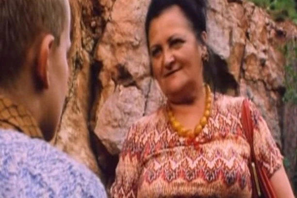 PRETIO DETETU NA SNIMANJU: Otkrivena tajna sa seta filma "Lepa sela, lepo gore" kada je Mica trebalo da skine gaće dečaku!