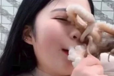 (VIDEO) Pokušala da pojede živu hobotnicu, ubrzo je usledio pakao!