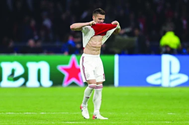 Groningen šokirao Ajaks, Tadić upisao novu asistenciju!