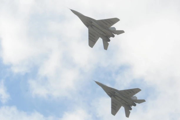 EU NAORUŽAVA UKRAJINU: Šalje avione za borbu sa Rusima, ceh pola milijarde evra