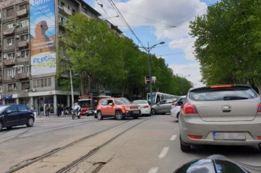 Problem u Bulevaru kralja Aleksandra i okolini: Ne rade im ni semafori, ni prodavnice zbog nestanka struje, a evo do kada!