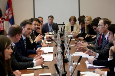 (FOTO) Počeli pregovori vlade i MMF