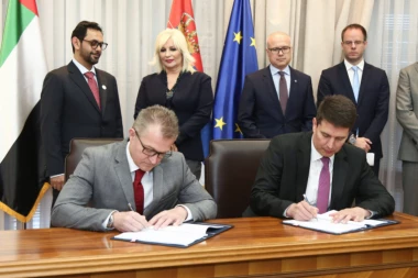 Stevanović potpisao ugovor o privatizaciji Luke Novi Sad