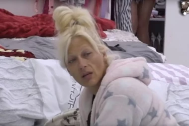 Suzani se slošilo: Miki joj doturio poklon i poručio da je voli, ona prebledela!