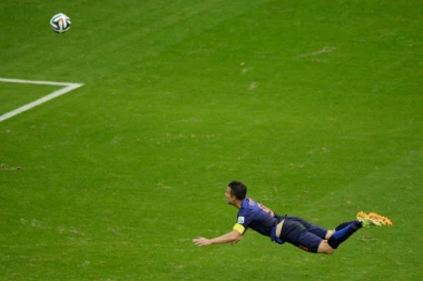 NE MOŽE BEZ FUDBALA: Van Persi se vratio