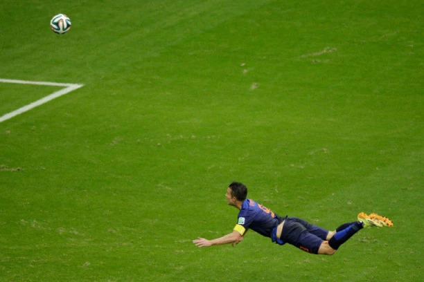 NE MOŽE BEZ FUDBALA: Van Persi se vratio