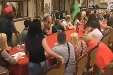(VIDEO) Haos u Parovima: Devojka Ivana Marinković ponovo pokušala da ga udari, a onda priznala sa kakvim poremećajem se bori!