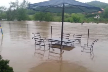 (VIDEO) Zastrašujući prizori u BiH: Vrbanja nosi sve pred sobom, Jošavka i dalje nadolazi