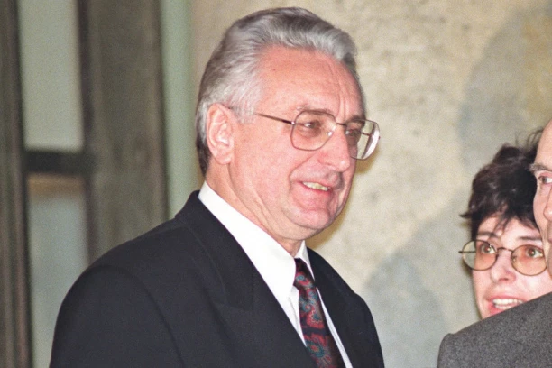 TUĐMAN IMAO ŠPIJUNA U SLOBINOM KABINETU, DOJAVIO KLJUČNU INFORMACIJU PRED "OLUJU"!  Bivši ministar otkriva tajnu čuvanu TRI decenije