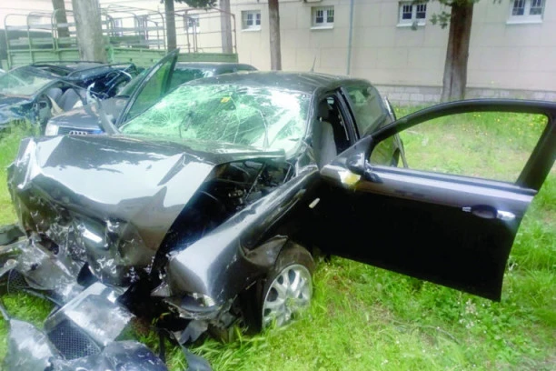 Leskovčanin (20) ukrao auto sa parkinga, pa ga UNAKAZIO!