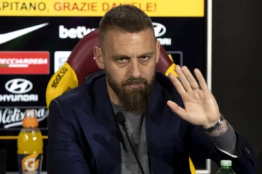 De Rosijeva harizma i atmosfera ovog stadiona... Poznato gde iskusni Italijan nastavlja karijeru!