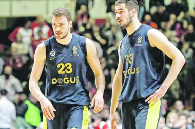 (VIDEO) Ovo vam je sigurno promaklo: Micić "nokautirao" Gudurića!