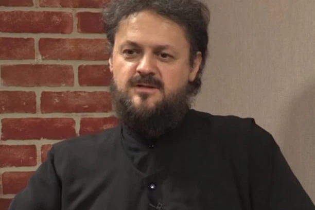 SPREMA SE STRAŠNO ZLO NA DAN IZBORA PATRIJARHA: Planiraju koronom da UBIJU vladike?