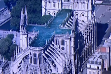 Gradi se bazen na krovu Notr-dama?