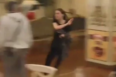 HAOS U PAROVIMA: Miljana htela da gađa Žapca flašom jer NEĆE DA JE ŽENI!