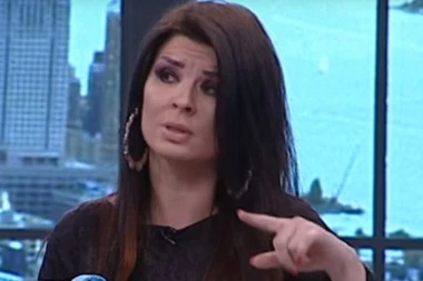 MAJA MARIJANA OTKAČILA 15 GODINA MLAĐEG DEČKA: Šokiraćete se kad vidite šta je RAZLOG RASKIDA SA KOŠARKAŠEM?