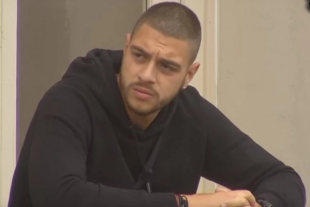 BIVŠI ZADRUGAR POSTAO OTAC! Isplivala fotka iz PORODILIŠTA: A evo koje ime su dali NASLEDNIKU! (FOTO)