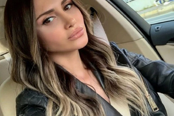 (FOTO) Bomba transformacija: Da je znala koliko joj dobro stoji Emina bi još ranije promenila OVO na sebi!