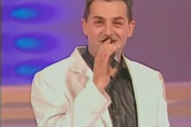 (FOTO) Nema šanse da ga prepoznate: Čuveni voditelj Granda danas potpuno drugačije izgleda!