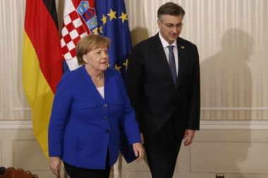 Da li Merkelova zna uopšte gde je i zašto došla? Hrvatski mediji bruje o poseti nemačke kancelarke Zagrebu