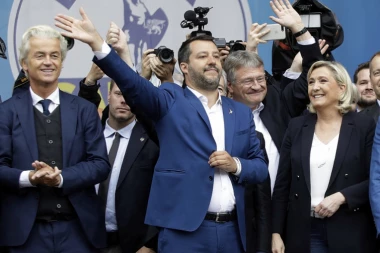 Salvini sa skupa konzervativaca u Milanu poručio: Treba ukinuti sankcije Rusiji