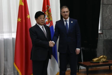 (FOTO) Stefanović sa kolegom iz Kine: Odlična saradnja u oblasti bezbednosti