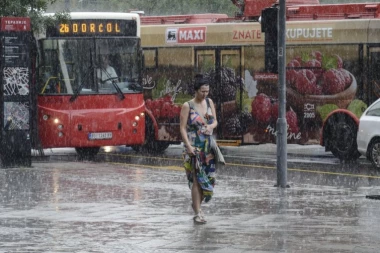 Svi vi koji ste kukali na tropske vrućinčine, stiže vam zahlađenje, ali  i grad veličine pomorandže!