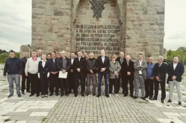 OVO JE TA ĐILASOVA "DRŽAVOTVORNA" POLITIKA: Ponudili Srbima na Kosovu KU**C KOJI IH PONEKAD IZDAJE!