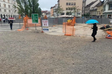 (FOTO, VIDEO) Radovi u strogom centru Ljubljane: Slovenci ne negoduju, samo u Srbiji opozicija pravi cirkus na Trgu republike?!