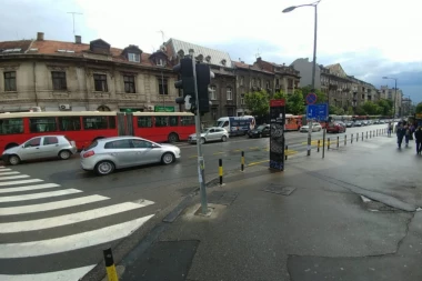 (FOTO) Kišica paralisala Beograd