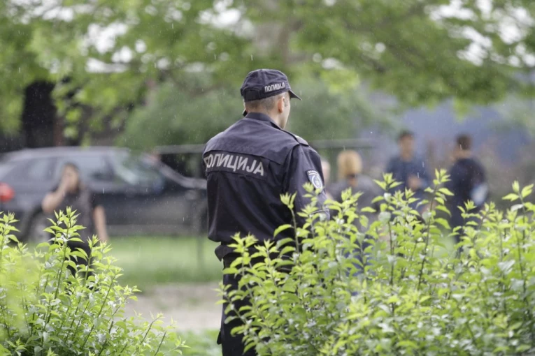 DRAMA KOD BELVILA! Sve vrvi od policije, na licu mesta i Hitna pomoć!! Očevici primetili veliki broj KRVAVIH ZAVOJA!