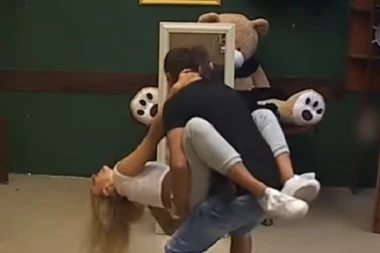 Prljave igrice: Marko i Luna ponovo zajedno, pa se uzjahali u pabu!