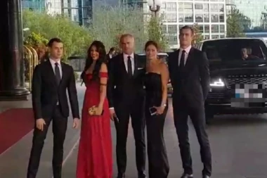 Kao iz Dinastije: Ova moćna porodica oduševila prisutne na svadbi Džajine ćerke!