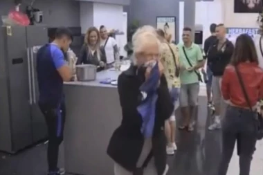 Joooj volim te debeli! Miki poslao Suzani poklone: Pala u ekstazu čim je videla šta je dobila!